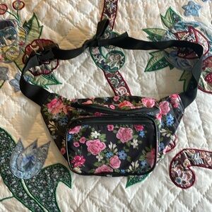 NWOT Sojourner Bags Floral Fanny Pack Bag